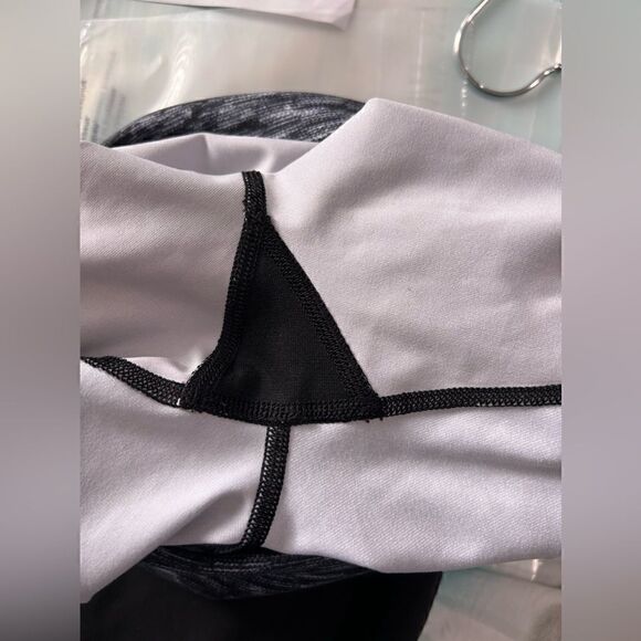 Lululemon Wunder Under Pant *Stirrup in Dramatic Static White Black / Black - Picture 16 of 16